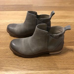 Sorel Emelie Chelsea grey booties